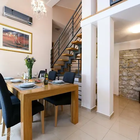 Origano Zadarvillas فيلة *