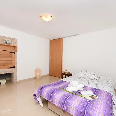 فيلة Origano Zadarvillas