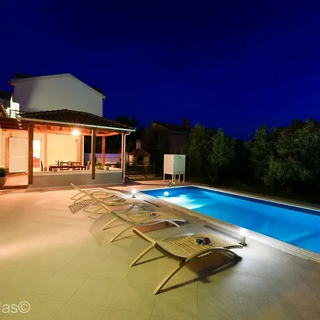 Origano Zadarvillas *